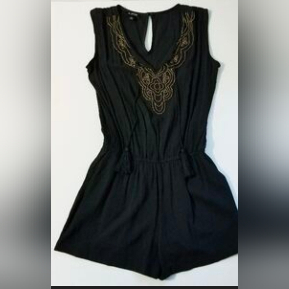 Forever 21 Black Garment - Picture 2 of 4